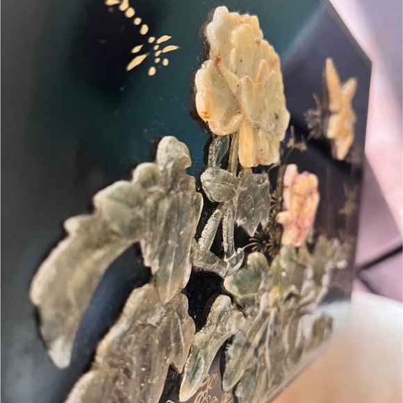 Vintage Asian Lacquer Jewelry Box With Carved Stone Floral Inlay - Picture 8 of 10